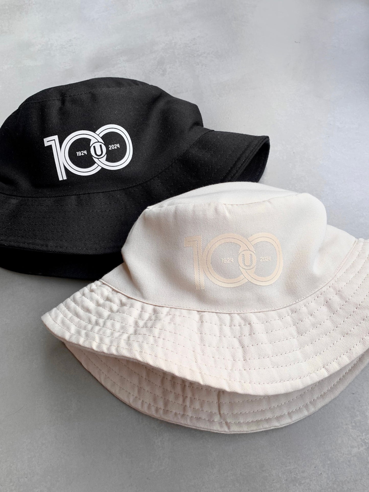 BUCKET HAT NEGRO CENTENARIO